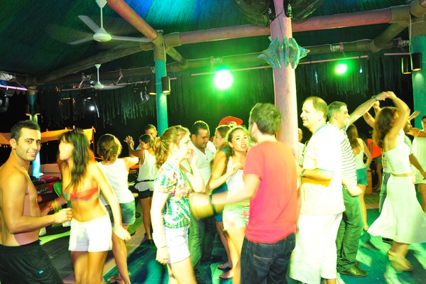 Saturday Night Fever At Edde Sands